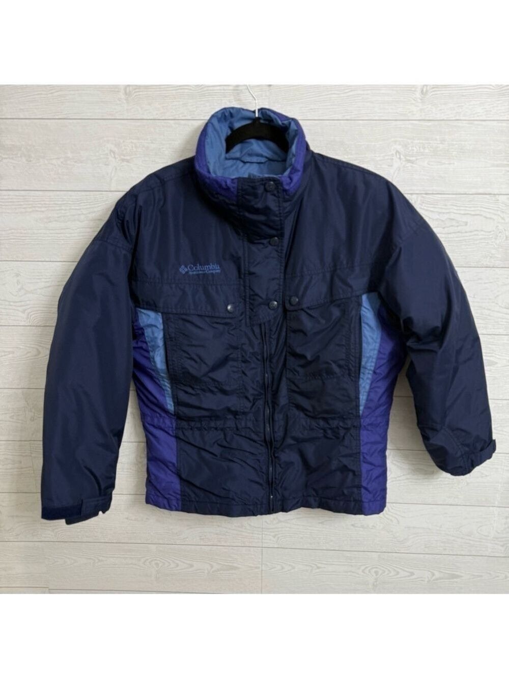 Columbia Sportswear Vintage Women’s Blue Ski Snowboard Jacket. Size L